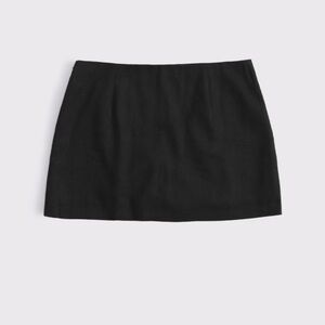 The A&F Scarlett Mid Rise Mini Skort